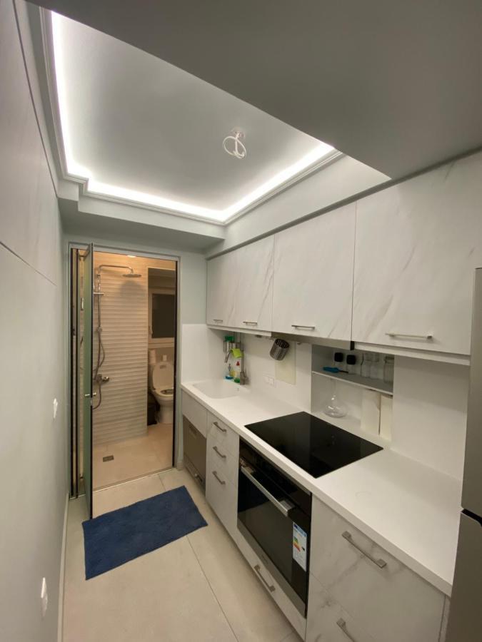 Minimalist Studio Behind Hilton Hotel Ateny Zewnętrze zdjęcie